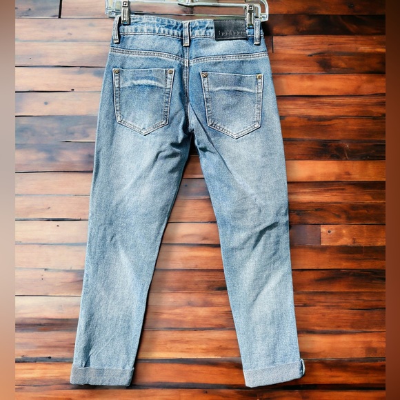 Boohoo distressed jeans | Medium Wash | Size 0 | NWOT - Picture 5 of 10